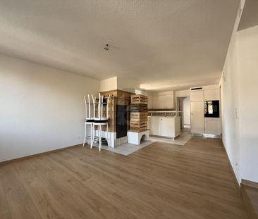 CHARMING AND HIGH-QUALITY ON TWO LEVELS - Photo 5