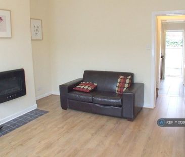 2 bedroom end of terrace house to rent - Photo 2