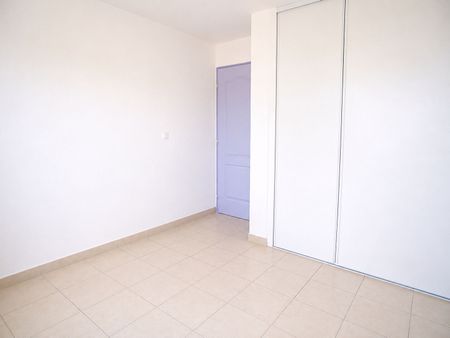 Location Maison 4 pièces 100m² - Photo 2