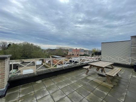 Appartement met 2 slaapkamers en terras - Photo 2