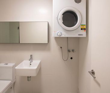 Perfectly Located Inner-City Living! CAR SPACE INCLUDED! - Photo 5