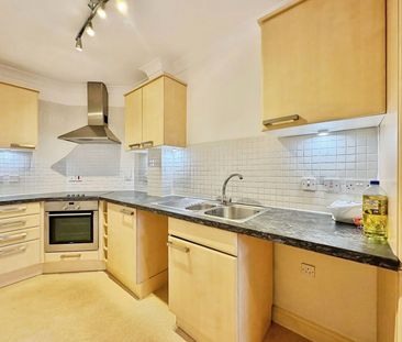 London Road, Camberley, Surrey, GU15 - Photo 6