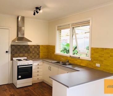 Family home in a great location! - Photo 5