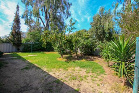 Quiet Cul-De-Sac Living - Photo 5