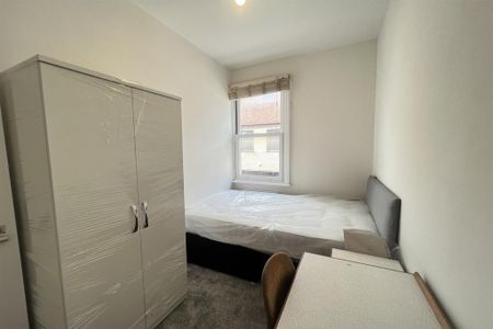 5 bedroom apartment to rent - Photo 2