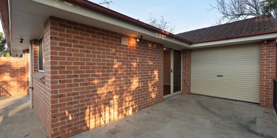 Renovated 2-Bedroom Villa in a Convenient Old Guildford Location - Photo 3