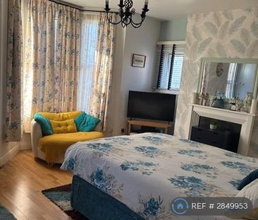 1 bedroom in a house share to rent - Photo 4