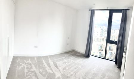 Stunning 2 double bedroom apartment available for rent immediately, London E16 - Photo 5
