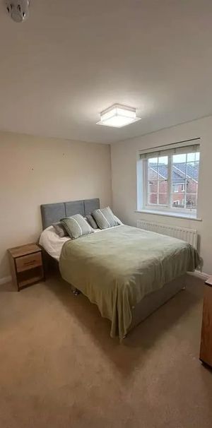 Room in a Shared House, Hyde Park Road, LS6 - Photo 1