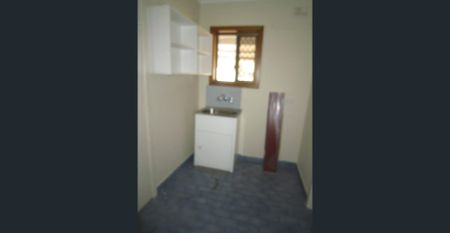 FAMILY HOME - Photo 2