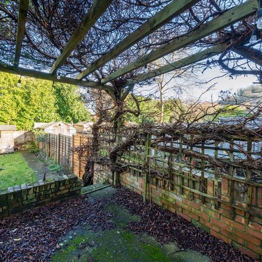 Catteshall Lane, Godalming - 1 bedroomProperty for lettings - Seymours - Photo 1