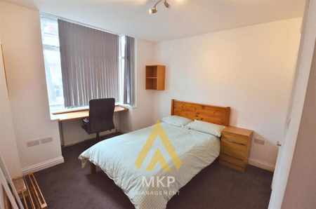 6 bedroom terraced house to rent - Photo 2