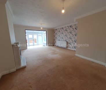 Fosters Spring, Lytchett Matravers - Photo 2