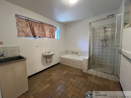 IN GREAT LOCATION - Photo 3