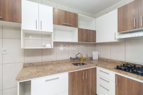 Apartamento com 2 quartos e 78m² para alugar em Menino Deus, Porto Alegre. - Photo 1