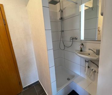 Charmante Dachgeschosswohnung in zentraler Lage sucht neue/n Mieter/in - Foto 4