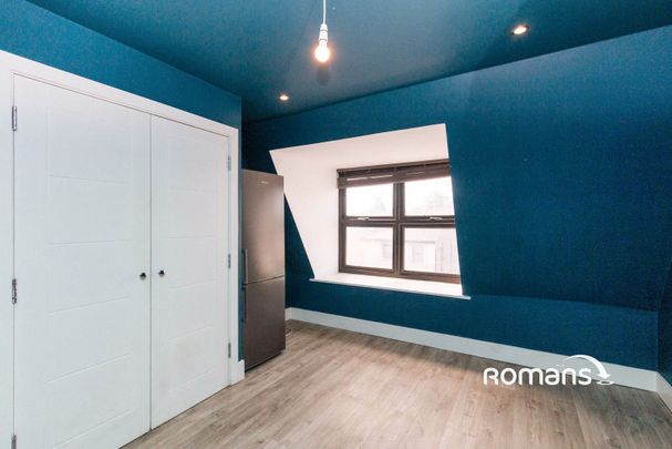 Victoria Road, Aldershot, Hampshire, GU11 - Photo 1