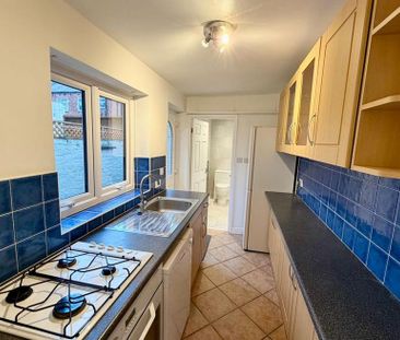 2 bedroom terraced house to rent - Photo 4