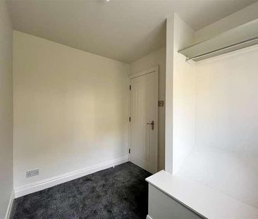 Upperthong Lane, Holmfirth, HD9 - Photo 5