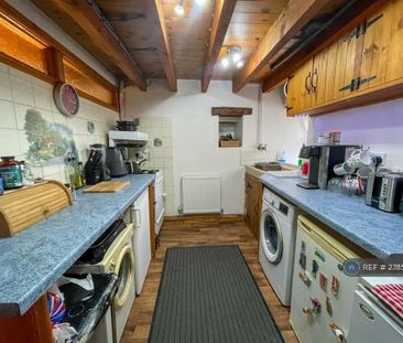 2 bedroom terraced house to rent - Photo 2