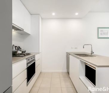 Contemporary 1 Bedroom Apartment - Photo 3
