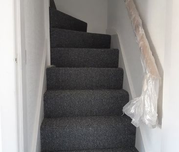 2 Bed Terraced House, Parkfield Grove, LS11 - Photo 3
