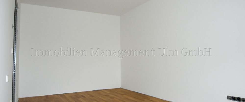 Wunderschöne 2-Zimmer-EG-Wohnung mit Terrasse und Tiefgaragenstellplatz! - Photo 1