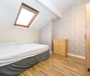 Welton Mount, Hyde Park, Leeds - Photo 5