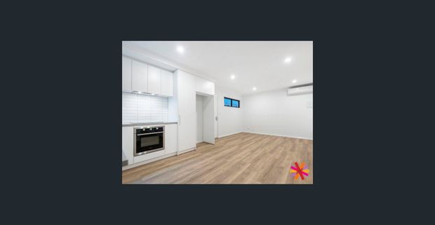 MODERN 2 BEDROOM AND 2 BATHROOM UNIT IN GREAT LOCATION - Photo 1