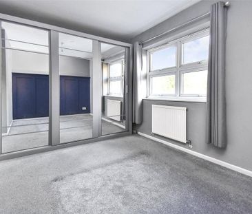 2 bedroom semi-detached house to rent - Photo 2