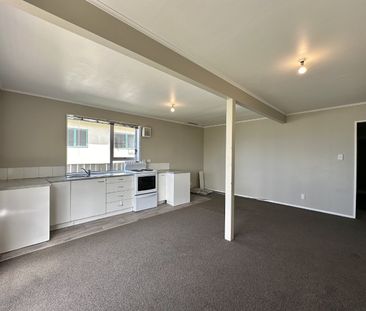 2-Bedroom Flat in Newlands - Photo 1