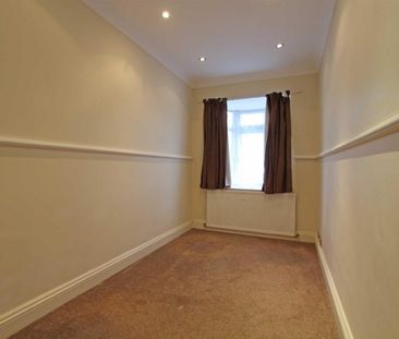 Fleetwood Avenue, Westcliff On Sea - Photo 3