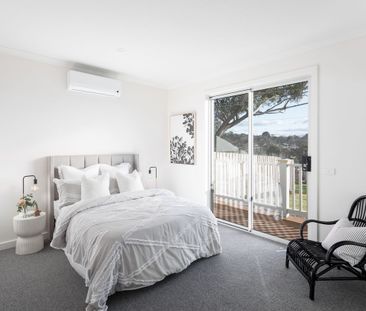 Modern & Central Living - Photo 3
