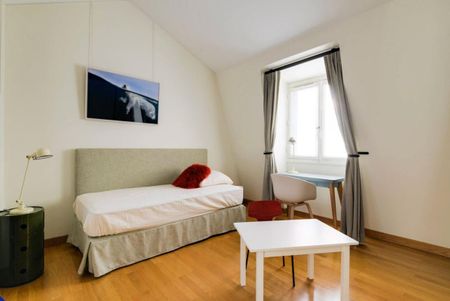 Location Appartement 4 pièces Meublé 119m² PARIS 16ème - Photo 5