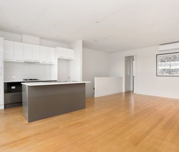 Contemporary Two-Level Living in a Prime Lifestyle Pocket - Photo 5