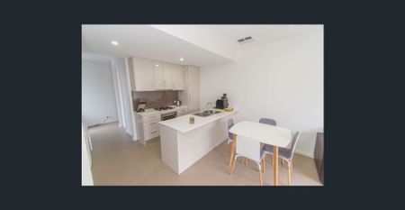 Stylish Townhouse close to the Parade - Photo 2