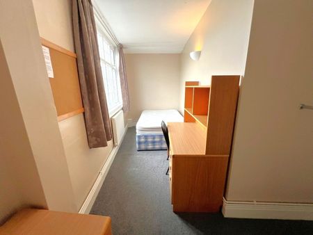 5 Bed Flat, St. Nicholas Street, BS1 - Photo 3