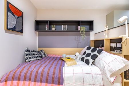 Luxury Studio, Biscuit Factory, 140 Little Donegall St, Belfast, BT1 2FL - Photo 2