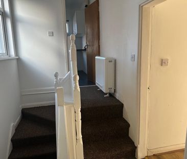 1 Bed Flat, Aylestone Road, LE2 - Photo 3