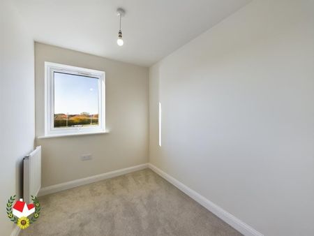 Laurie Close, Yate, Bristol - Photo 4