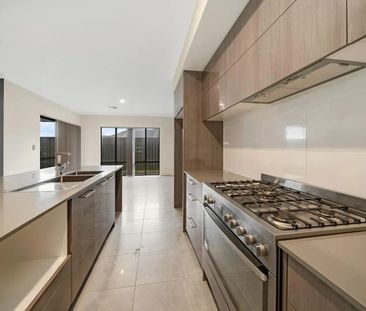 CONTEMPORARY 3 X 2 EGLINGTON HOME - Photo 6
