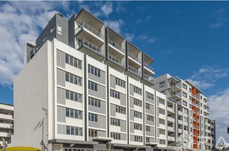 Modern 2-Bedroom Apartment in the Heart of Homebush - Photo 2