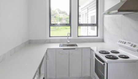 Four Bedroom Beauty! - Photo 5