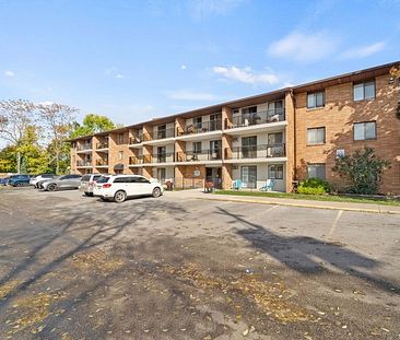 Historic Town Apartments | 3262 Sandwich St., Windsor - Photo 1