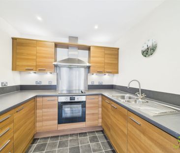 2 Bedroom - Photo 3