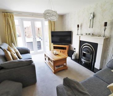 3 bedroom detached house to rent - Photo 2