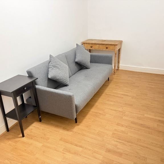 1 Bed Flat, Very Near West Cromwell Road Area, SW5 - Photo 1