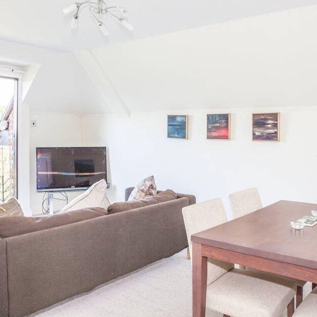 3 bedroom apartment to rent - Photo 1