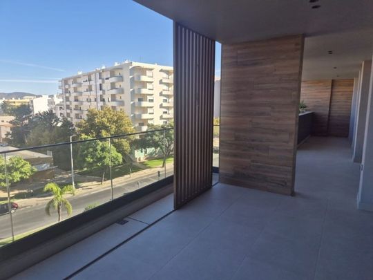 2 room luxury Flat for rent in Faro, Distrito de Faro - Photo 1