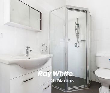 PERFECTLY PRESENTED WITH 2 BATHROOMS , MODERN KITCHEN, GARAGE AND C... - Photo 3